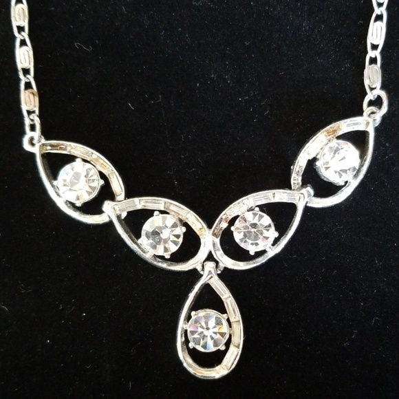 Vintage 1950s Rhinestone Necklace Silvertone - Picture 3 of 9
